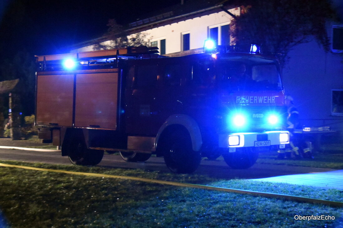 Weiden. Verbrennendes Fett riecht meistens eher unangenehm. In der Frauenrichterstraße sorgte es gestern Nacht sogar für einen Großeinsatz von Feuerwehr und Rettungskräften.  Kurz nach 23 Uhr wurde am Dienstag Alarm [&hellip;]