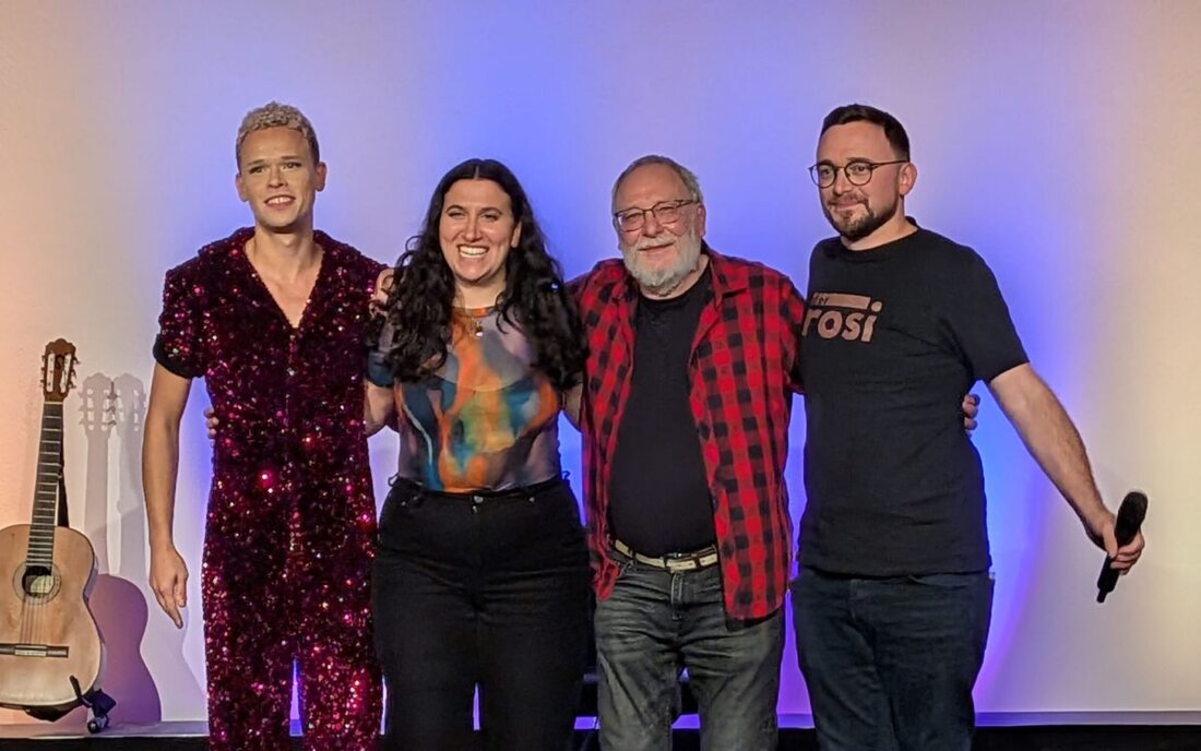 Störnstein. Initiator und Moderator Stephan „Rosi“ Rosner präsentierte in der Kulturscheune vor ausverkauftem Haus den dritten und vorerst letzten Comedy-Abend in Störnstein.
