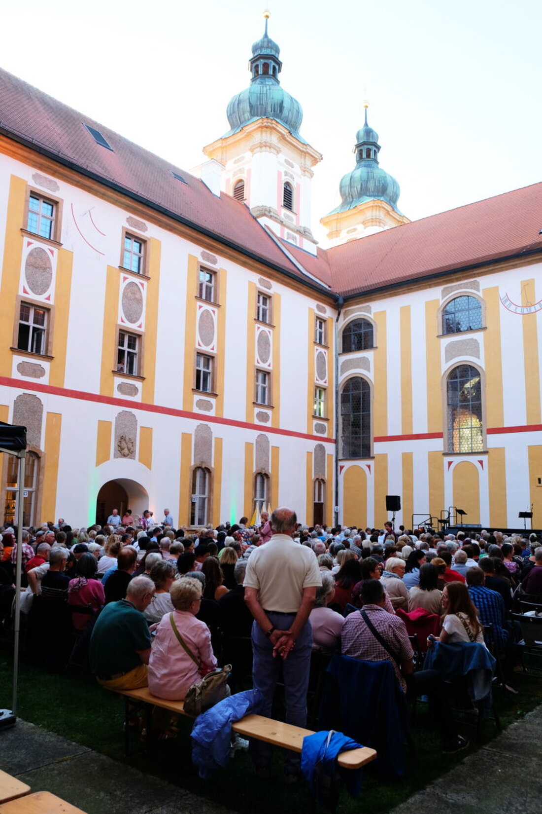 Speinshart. Speinshart. Auf 12,7 Millionen Euro schätzen die Planer die Kosten für den ersten Bauabschnitt des Speinsharter Wissenschaftszentrums. Wer soll das bezahlen, wer hat so viel Geld? Aufschluss gibt ein Antrag der Gemeinde auf Mittelzuweisungen.