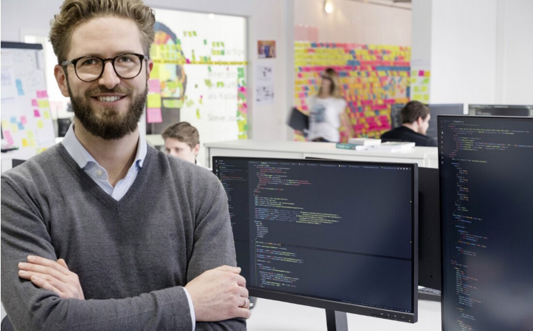 Weiden. Auf der Weltleitmesse für Metallverarbeitung, der EMO in Hannover, verkündete der Weltkonzern DMG MORI Aktiengestellschaft seine strategische Partnerschaft mit dem Weidener Unternehmen up2parts von BAM-Geschäftsführer Marco Bauer. 50 neue [&hellip;]