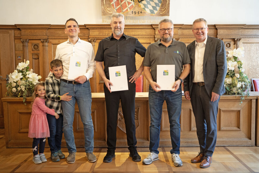 Amberg. Drei Unternehmen wurden für ihre Leistungen im Umwelt- und Klimaschutz ausgezeichnet. JOKIEL GmbH, PIA Automation und Wondra EDV erhielten Urkunden im Rahmen des Umwelt- und Klimapakts Bayern.