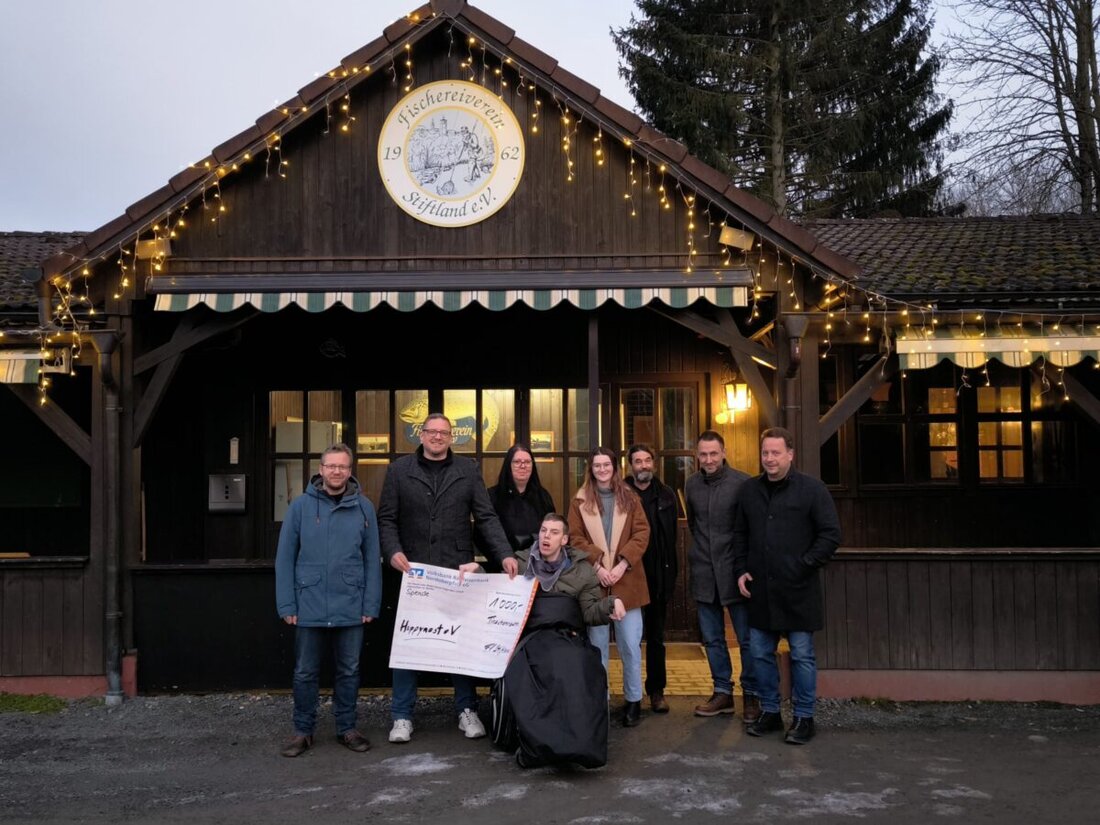 Der Fischereiverein Stiftland hat 1.000 Euro an Happynest e.V. gespendet und plant ein gemeinsames Angelprojekt. Ziel ist es, barrierearme Angelplätze zu schaffen und inklusive Freizeitaktivitäten zu fördern.