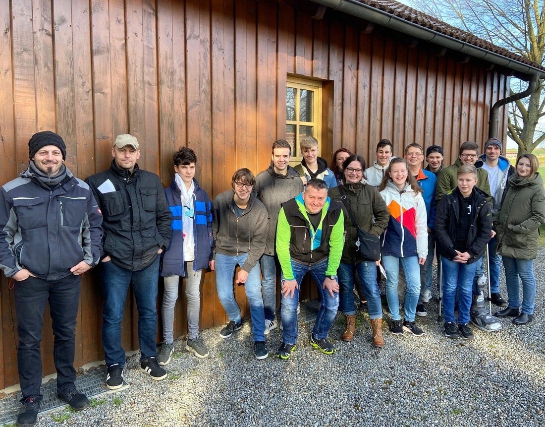Anmerkung der Redaktion: Das Treffen hat noch vor den Ereignissen um die Corona-Welle in der Nordoberpfalz stattgefunden.  Floß. Mit der erfolgreich abgelegten Fischerprüfung haben 17 Freunde des Angelsports den Grundstein für ihre [&hellip;]