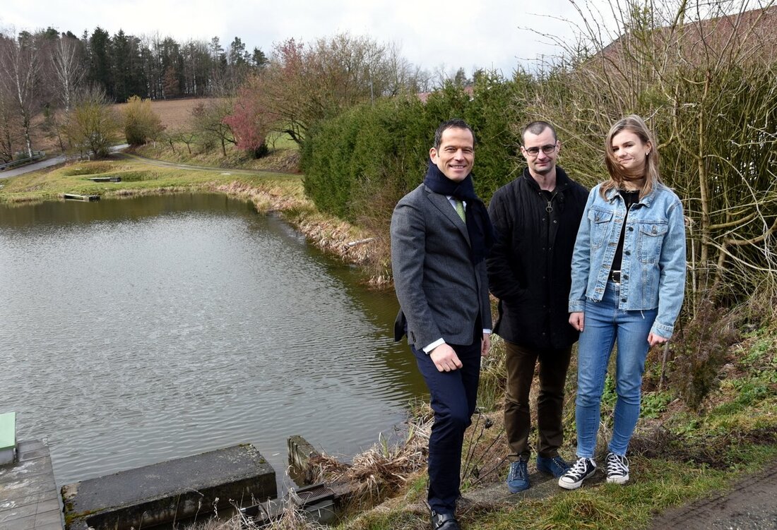 Störnstein. Der Bau der Stromtrasse stellt den Fortbestand der Fischzucht von Michael Siller in Frage. Ein aktueller Trassenvorschlag läuft mitten durch das Quellgebiet der Weiheranlage unterhalb des Fußballplatzes. Bundestagsabgeordneter Albert [&hellip;]