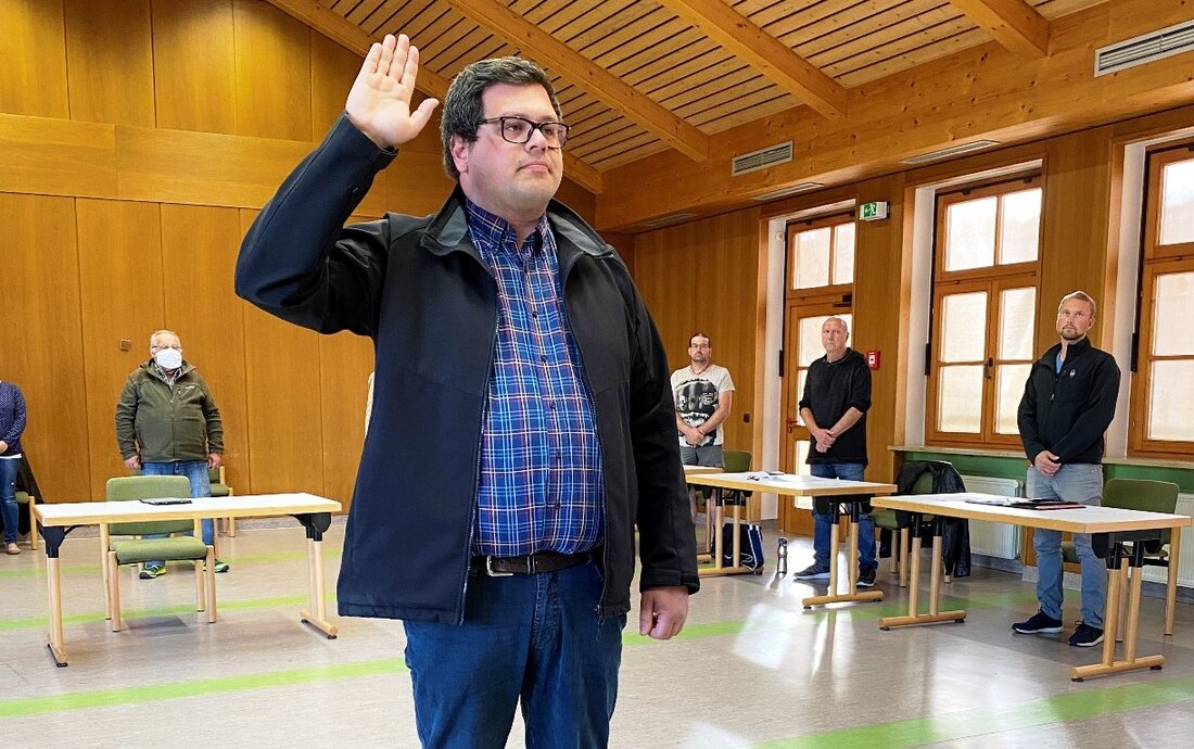 Letzau. Im neuen Baugebiet „Kirchberg II“ sollen auf gut einem Hektar 13 Bauplätze entstehen. Die Nachfrage ist laut Zweitem Bürgermeister Karl Völkl außerordentlich groß, dennoch ist nicht jeder Gemeinderat mit [&hellip;]