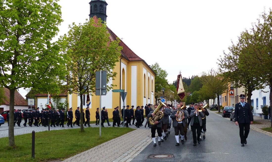 Neudorf/Luhe-Wildenau. Zum vierten Mal trafen sich die gemeindlichen Feuerwehren zum Florianstag in Neudorf. Die Garage der Neudorfer Wehr, sowie der Mannschaftstransportwagen (MTW) erhielten den kirchlichen Segen. 3. Bürgermeister Hans Meißner [&hellip;]