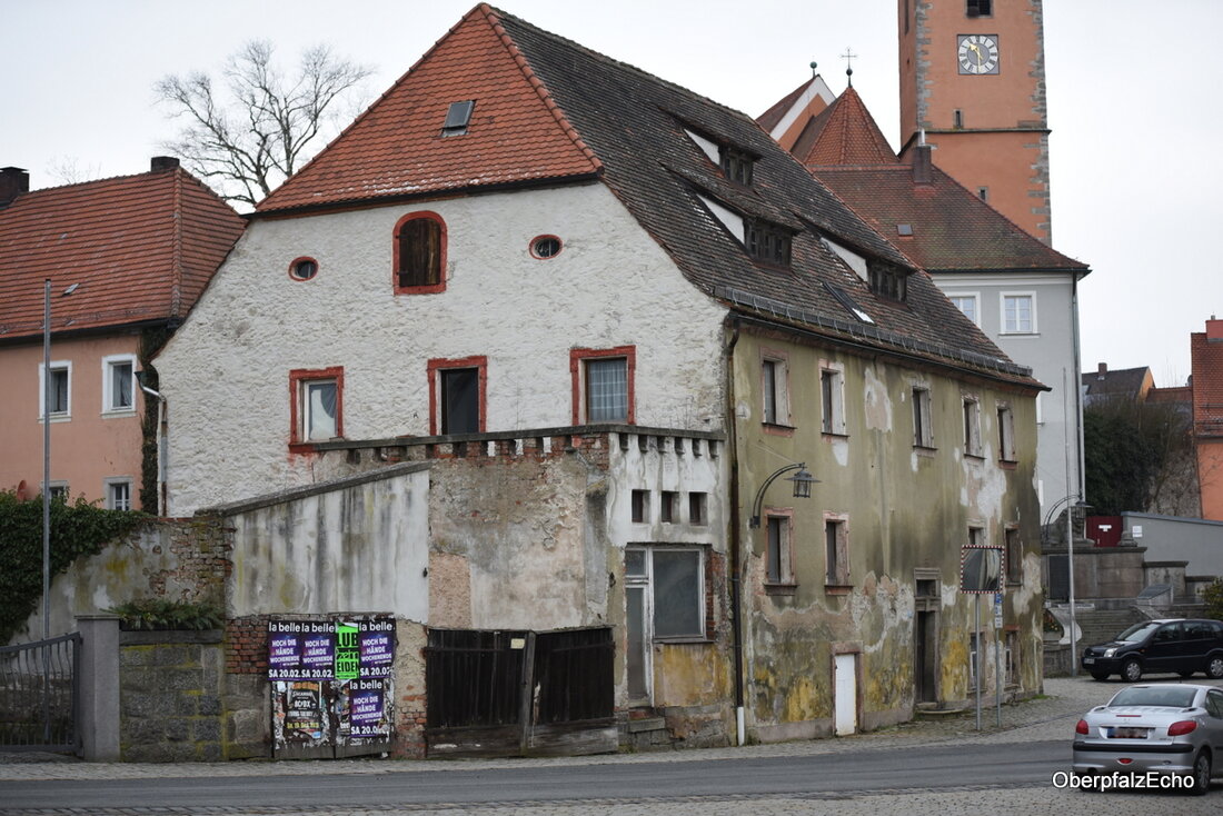 Floß. Auf bis zu 20.000 Euro Zuschuss von der Gemeinde können Eigentümer von Liegenschaften im Ortszentrum hoffen, wenn sie ihre Fassaden neu streichen, Einfriedungen erneuern oder Fenster und Türen austauschen. [&hellip;]