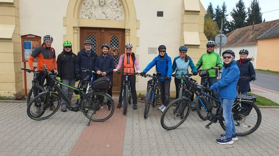 Floß. Eine Abordnung aus Floß besuchte am 20. Oktober 2024 die Partnergemeinde Tlučná und erfuhr bei einer Brauereiführung in Pilsen die Geschichte des Pilsener Urquell. Es folgten ein gemeinsames Essen, Diskussionen und die Planung weiterer Treffen.