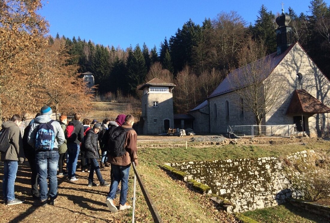 Flossenbürg. Am Sonntag, 22. April gedenkt man in Flossenbürg zum 73. Mal der Befreiung des Konzentrationslagers durch die US-Armee. Mit dabei sind auch einstige Häftlinge, deren Angehörige und Ministerpräsident Markus Söder. [&hellip;]