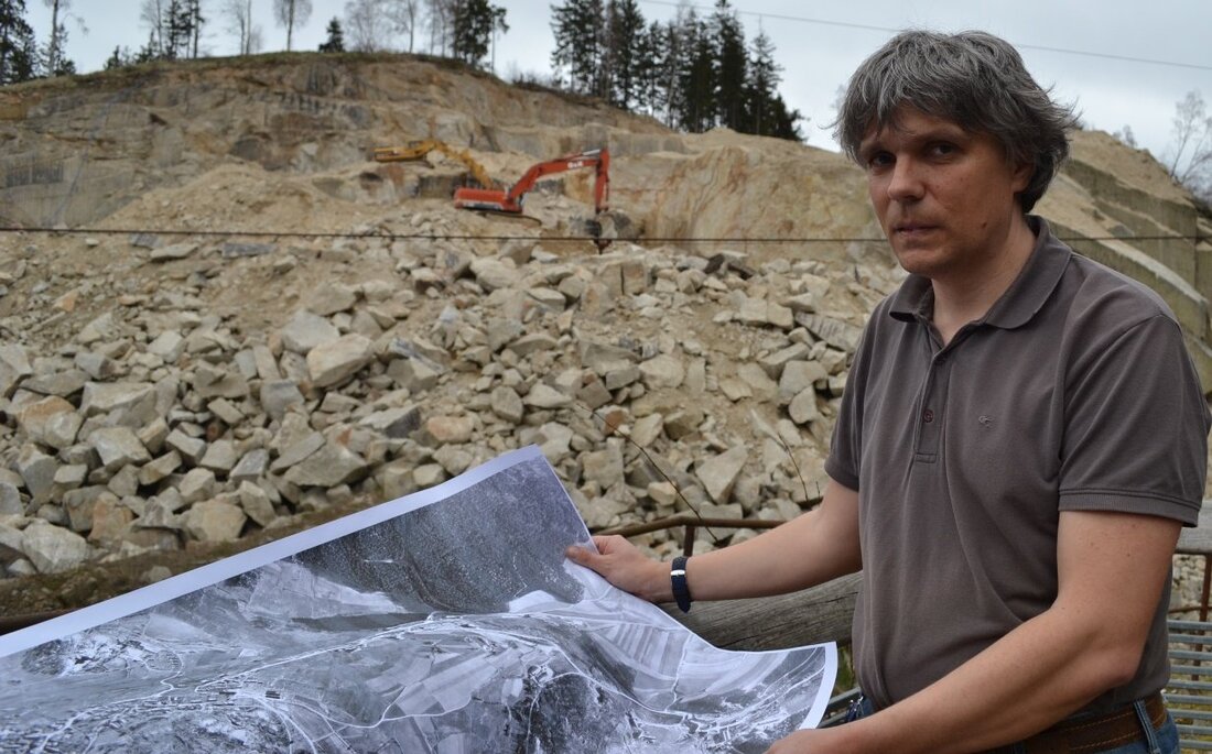 Flossenbürg. Sein Kampf glich bisher ein bisschen dem des Don Quijote gegen die Windmühlen: Stefan Krapf fordert das Ende der Arbeiten im KZ-Steinbruch, wo die Nazis Tausende Häftlinge zu Tode [&hellip;]