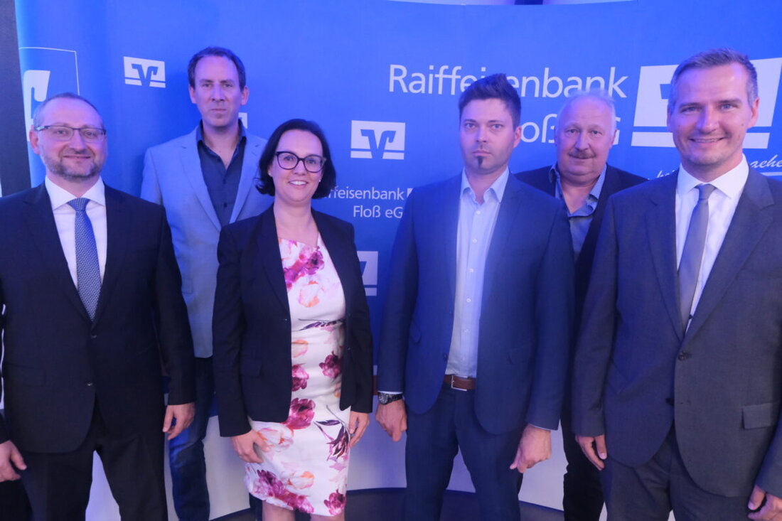 Floß. In der 25. Vertreterversammlung betonte der Vorstandsvorsitzende Thomas Stetter, die Raiffeisenbank sei lebensfähig und ziele auf lange Eigenständigkeit. Die Bilanzsumme stieg auf 131 Millionen Euro, der Jahresüberschuss wurde auf Dividenden, Rücklagen und andere Zuweisungen verteilt.