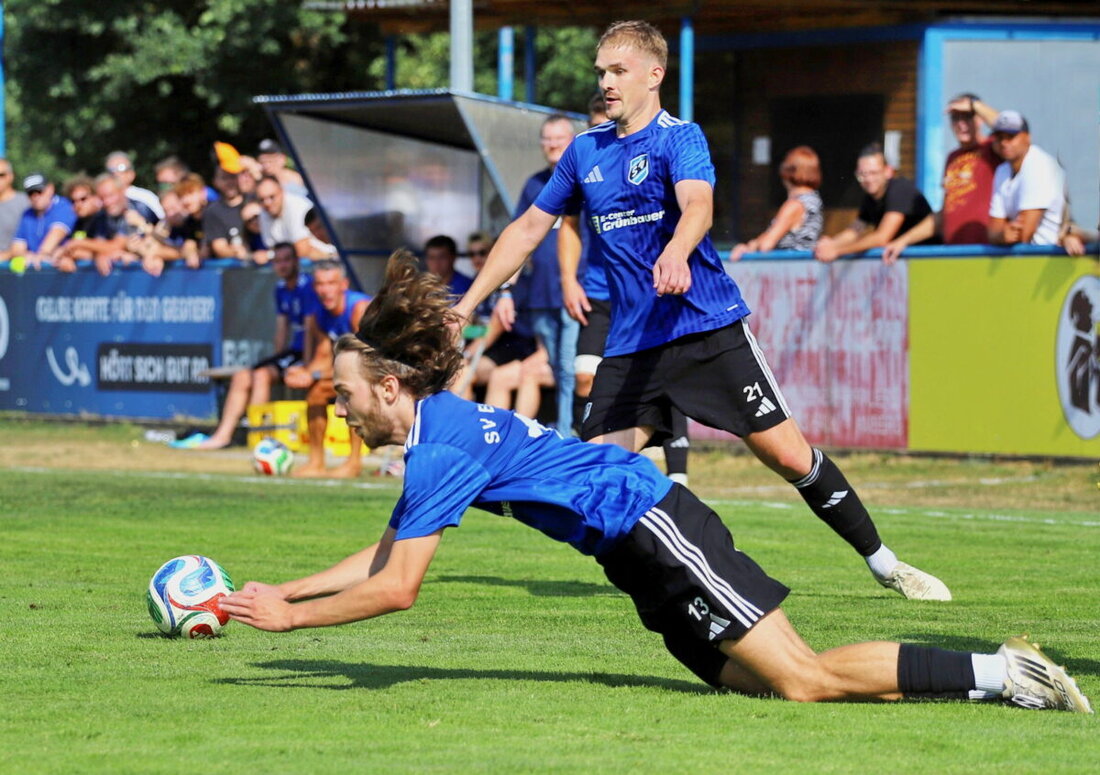 Etzenricht. Trotz drei Auswärtssiegen sieht sich der SV Etzenricht bei den formstarken Sportfreunden Ursulapoppenricht nicht als Favorit. Trainer Andreas Scheler setzt auf Erfahrung und Ehrgeiz, Anpfiff am Freitag um 18 Uhr.