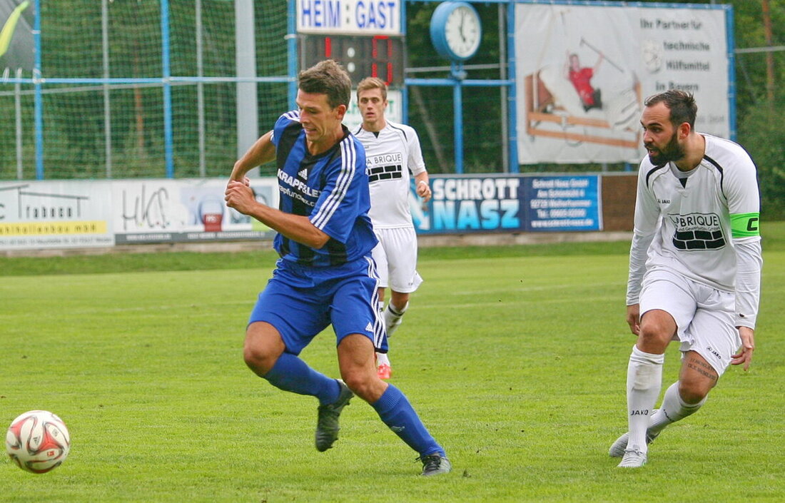 Etzenricht. SV Etzenricht gastiert am Samstag um 15 Uhr beim heimstarken FC Tegernheim, will nach dem ersten Saisonsieg nachlegen und Trainer Wendl mahnt, während mehrere Spieler fehlen.