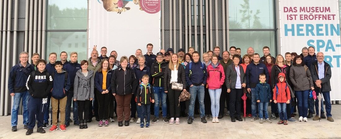 Vohenstrauß. In diesem Jahr überließ Peter Grosser, Vorstand der Freiwilligen Feuerwehr Vohenstrauß, die Planungen des Vereinsausflugs ganz seinem Kameraden und Stellvertreter Jonas Dobmayer. Dieser organisierte eine Fahrt nach Regensburg, bei [&hellip;]