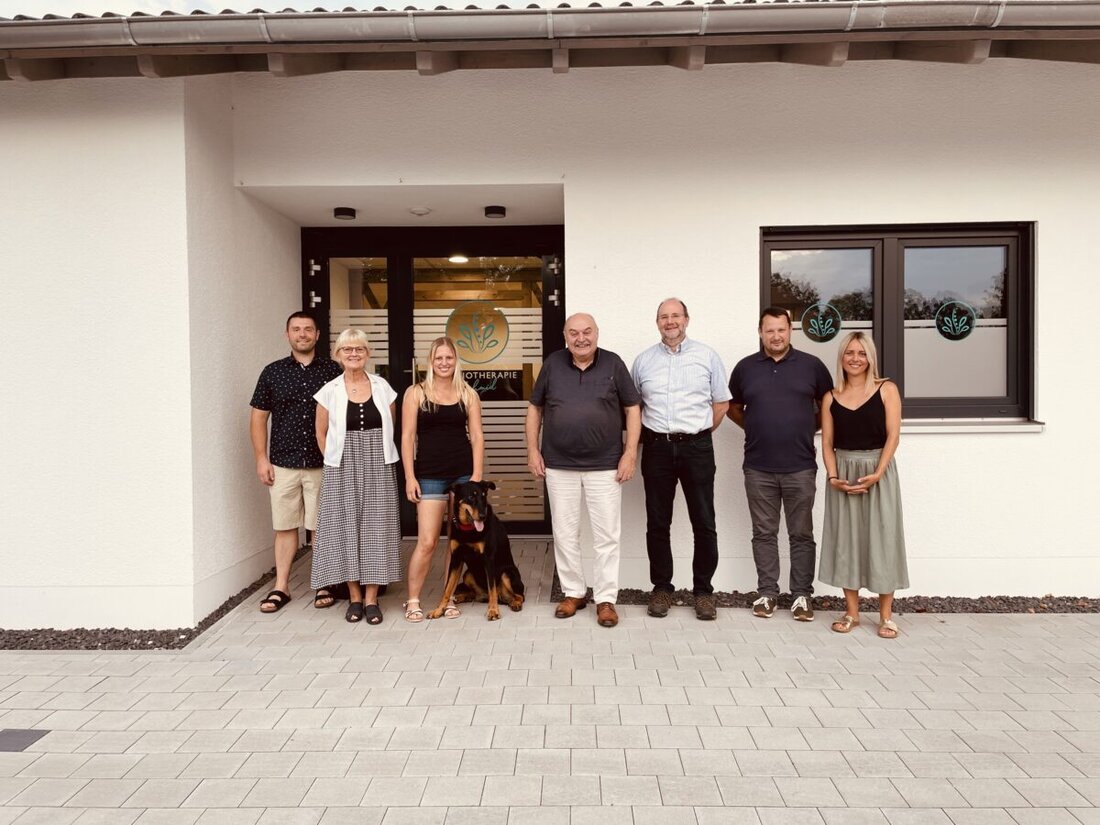 Pressath. Die CSU-Fraktion Pressath besuchte die neue Praxis von Physiotherapie Schmid und lobte deren moderne Ausstattung. Sie versprach, Lösungen für die beim Genehmigungsprozess aufgetretenen Herausforderungen anzugehen.