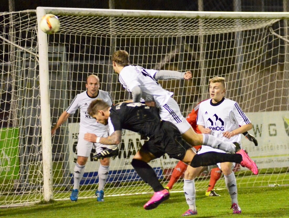 Weiden. Fünfter Sieg in Folge perfekt: Am Freitagabend gibt es ein 1:0 (0:0) gegen den SC Eltersdorf. Ralph Egeter erzielt das Tor des Tages. Von Stephan Landgraf Die SpVgg SV [&hellip;]