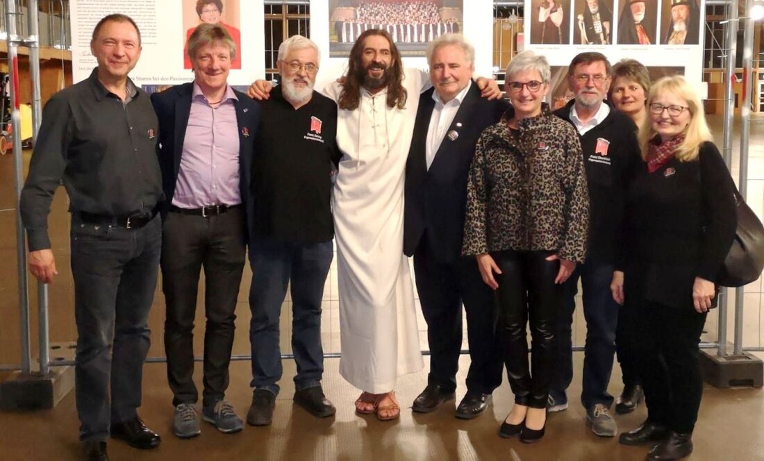 Tirschenreuth. Eine Abordnung des Organisationsteams der 2020 stattfindenden „Neuen Tirschenreuther Passion“ besuchte in diesen Tagen eine Aufführung der Passionsspiele in Neumarkt i.d.OPf. Diese findet alle zehn Jahre statt. Vor und [&hellip;]