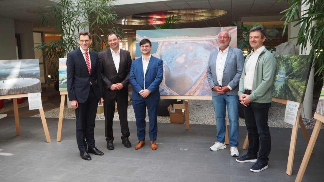 Schwandorf. Die Fotoausstellung „Fließende Vielfalt – die faszinierende Welt des Wassers in der Oberpfalz“ zeigt vom 19. Mai bis 12. Juni 2026 im Foyer der Sparkasse Bilder von Simon H. Süß. Eintritt frei.