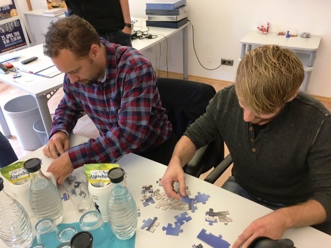 Altenstadt/WN. Schüler in Betrieben – das kennt man. Dass aber auch Lehrer Unternehmen besuchen, um ihr Wissen zu erweitern, ist nicht ganz so üblich aber sicher eine sinnvolle Sache. So geschehen [&hellip;]