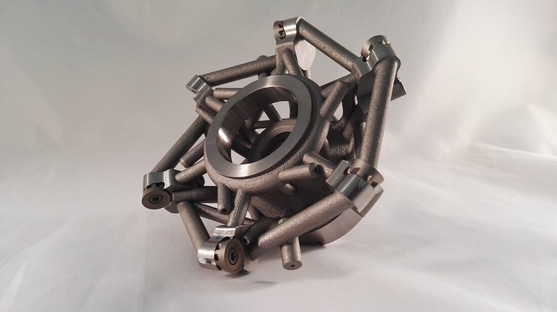 Weiden/Cham/Pilsen. “Einmal Fräskopf drucken, bitte!” Dieser Satz ist keine Zukunft mehr. Die additiv hergestellten Werkzeuge aus Metall haben längst schon Einzug in viele Fertigungsprozesse gehalten. Der 3D-Druck verändert bereits den [&hellip;]