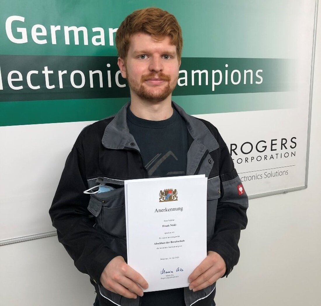 Eschenbach. Azubi Frank Nickl wird für seine Abschlussergebnisse geehrt: Damit verdient er sich den „Staatspreis für besondere schulische Leistungen in der Berufsschule“.  Frank Nickl arbeitet bei der Firma Rogers Germany [&hellip;]