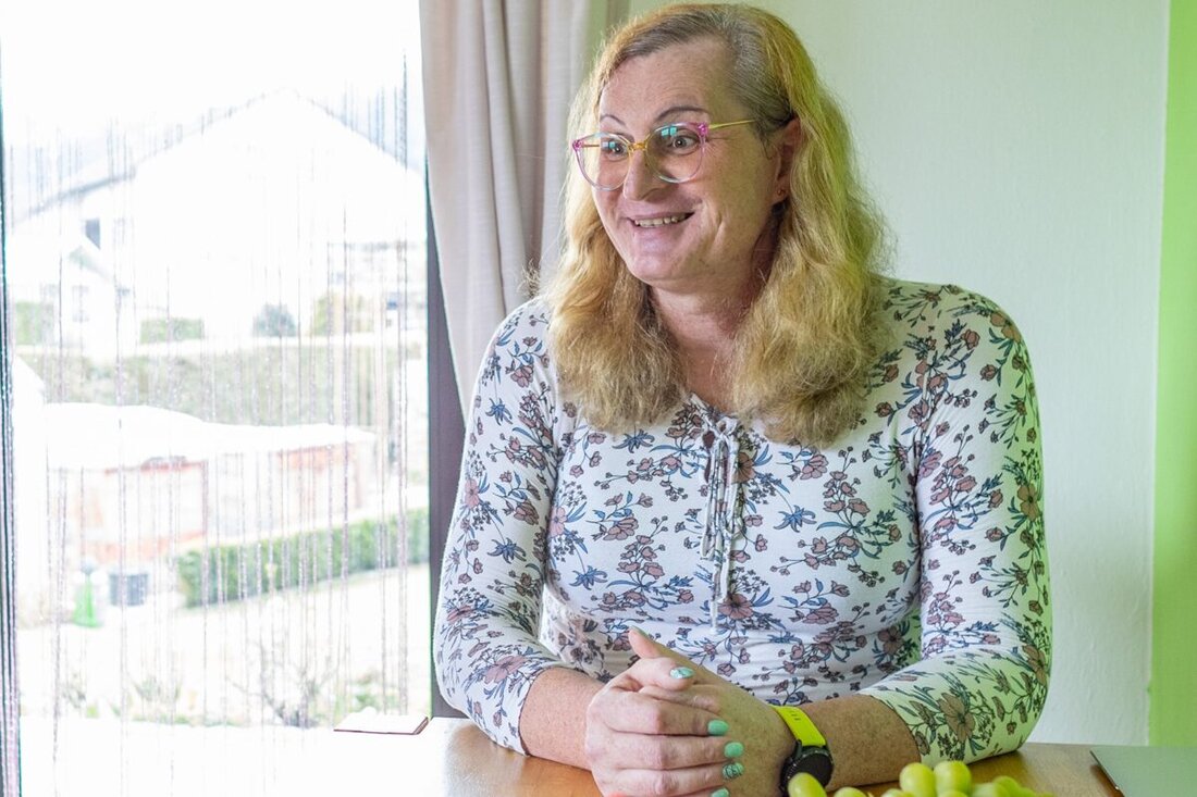 Nordoberpfalz/Tirschenreuth. Franziska lebte 46 Jahre lang im falschen Körper, in dem eines Mannes. Jetzt hat sie ihr Geschlecht angleichen lassen. Die Transfrau und Kranführerin erzählt, wie die Operation ablief und warum sie in ein kleines Dorf in der nördlichen Oberpfalz zog.