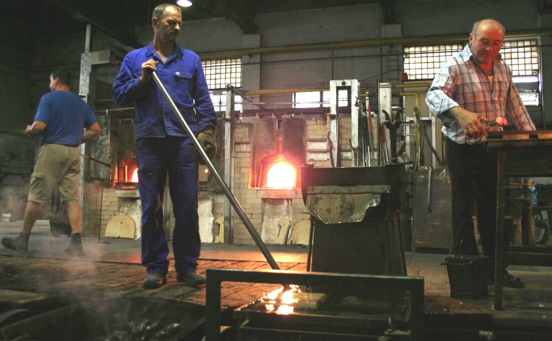 Neustadt/WN. Die Glasstraße, eine der schönsten und beliebtesten Ferienstraßen Deutschlands, hat einen runden Geburtstag: 1997 eröffnete der damalige Bundeskanzler Helmut Kohl die Glasstraße, die quer durch Deutschlands bedeutendste Glasregion führt und [&hellip;]