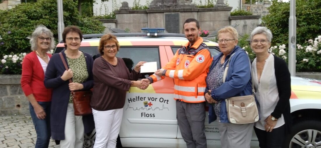 Floß. Die zwei Frauenbünde beider Konfessionen haben den Erlös ihres erfolgreichen Sommerfests im Juli in Höhe von 500 Euro an die Helfer vor Ort gespendet. Damit danken sie für schnellen Beistand und lebensrettende Hilfe.