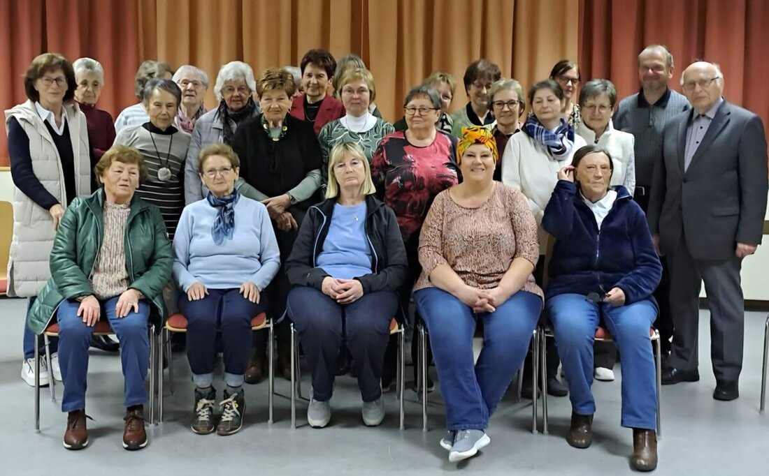 Schirmitz. Der Katholische Frauenbund feierte den Weltgebetstag der Frauen mit Blick nach Nigeria. Geschichten, Lieder und Gebete zeigten Not und Hoffnung im Alltag vieler Frauen. Das Motto lautete: Kommt, bringt eure Last.
