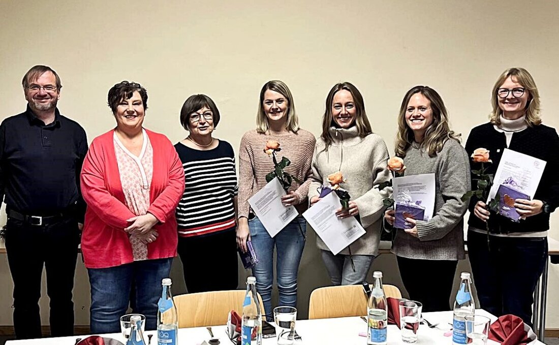Schirmitz. Der Katholische Frauenbund feierte den Gedenktag der heiligen Elisabeth von Thüringen und begrüßte fünf neue Mitglieder. 