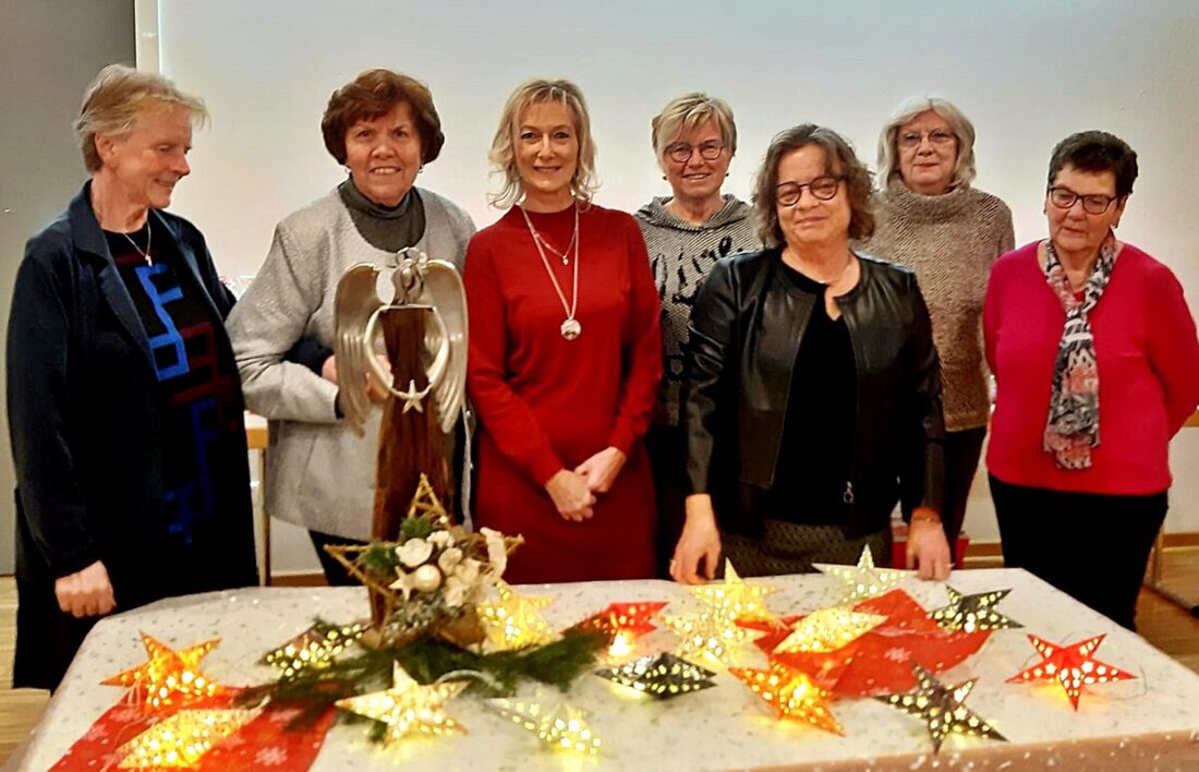 Weiden. Mitglieder des Frauenbundes St. Elisabeth feierten ihre Weihnachtsfeier mit Gottesdienst in Maria Waldrast, begleitet von besinnlicher Musik und Texten über Hoffnung. Die Feier stand unter dem Motto „Hoffnungswege im Advent“ und bot neben geistigem auch leibliches Wohl.