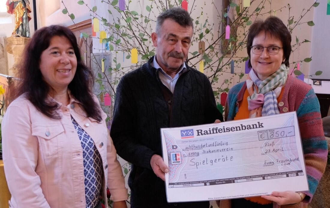 Floß. Der Evangelische Frauenbund spendete 850 Euro an den Diakonieverein, erwirtschaftet durch Veranstaltungserlöse und den Adventsbasar. Die Gelder sollen insbesondere für den Kindergarten verwendet werden.