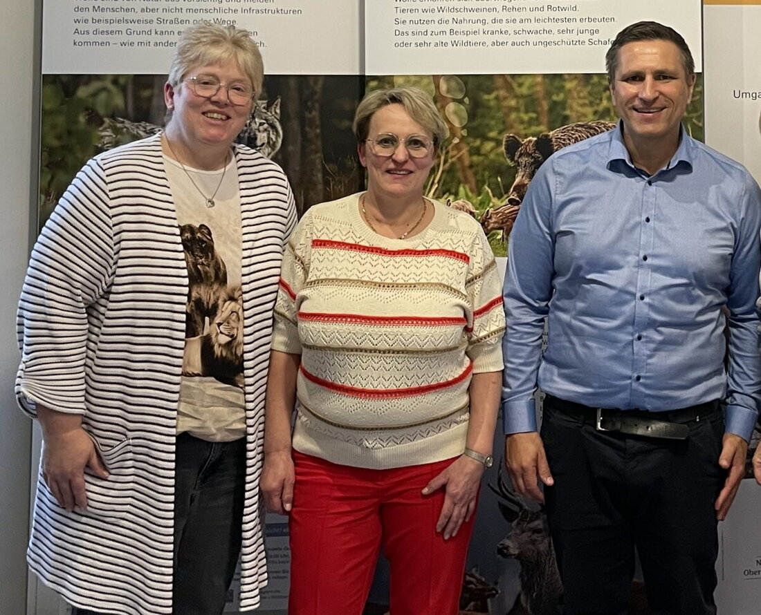 Eschenbach. Die Frauenunion Eschenbach präsentiert ihr Engagement, darunter Kooperationen und soziale Aktivitäten, und bestätigt Monika Diertl als Vorsitzende. Mitgliederschwund in Vereinen wird thematisiert, Pressather wechseln zur Eschenbacher FU.