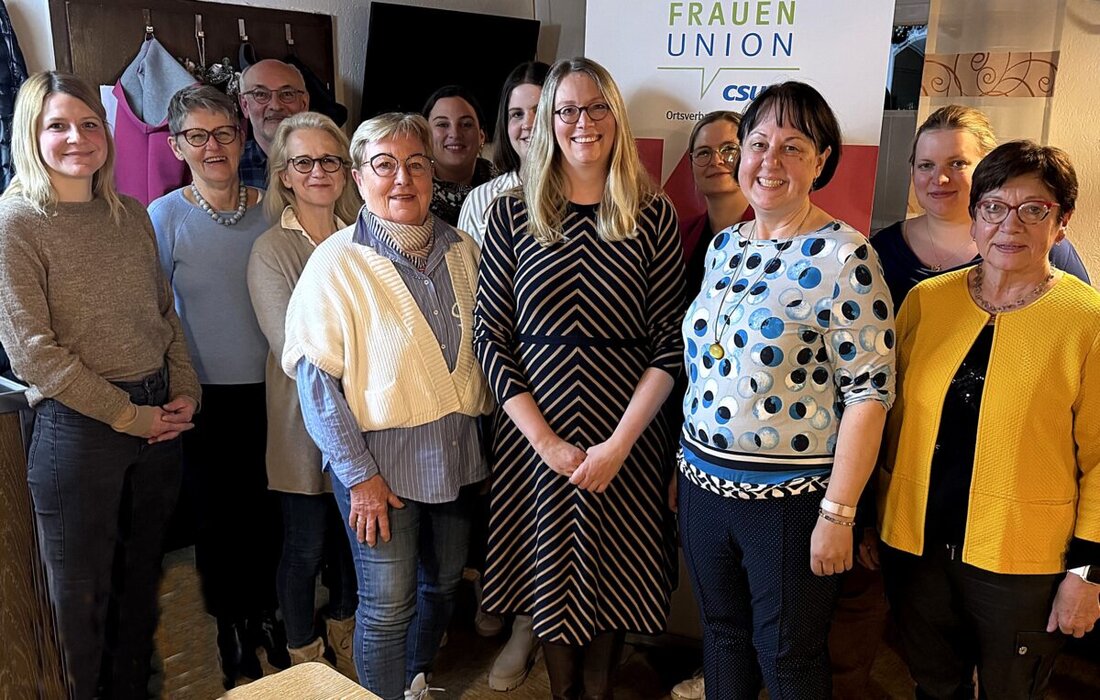 Schirmitz. Ariane Heigl wurde bei der Jahreshauptversammlung der Frauenunion erneut als Vorsitzende bestätigt. Die Veranstaltung gastierte in der Gaststätte Heigl und umfasste Neuwahlen und Rückblicke auf das vergangene Jahr.