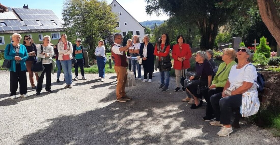Pfreimd. Mitglieder der Frauenunion Pfreimd besuchten am Samstag die Frauenunion in Sachsen bei Ansbach, wurden im Rathaus empfangen und tauschten sich zur Kommunalpolitik aus. Führungen krönten den Tag.