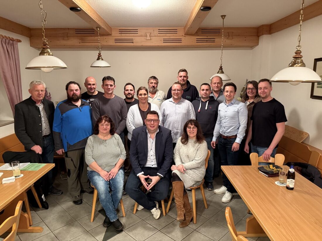 Kirchenthumbach. Die CSU hat in Neuzirkendorf ihre Liste für die Kommunalwahl 2026 vorgestellt: 16 Kandidaten, angeführt vom Ortsvorsitzenden Dominik Fraunholz, wollen mit frischen Ideen durchstarten.