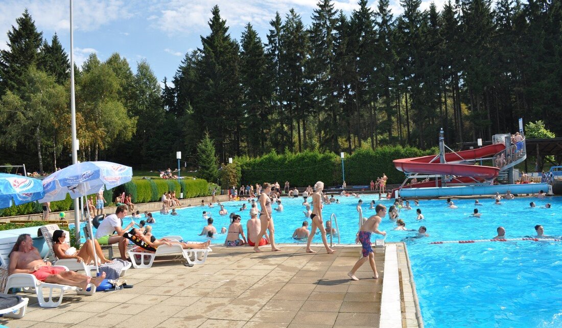 Bärnau. Im Freibad Altglashütte läuft vieles richtig: Die Mitglieder des Fördervereins Altglashütte und der Wasserwacht sind mit ganzem Herzblut dabei, die Anlage ist gut in Schuss – dafür wurde in den [&hellip;]