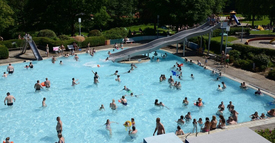 Pleystein. Das Freibad in Pleystein macht gute Erfahrungen mit dem Badebetrieb unter den Corona-Regeln – und lockert sie einen Schritt weiter.  Von Walter Beyerlein  Das Pleysteiner Freibad gibt am Samstag [&hellip;]