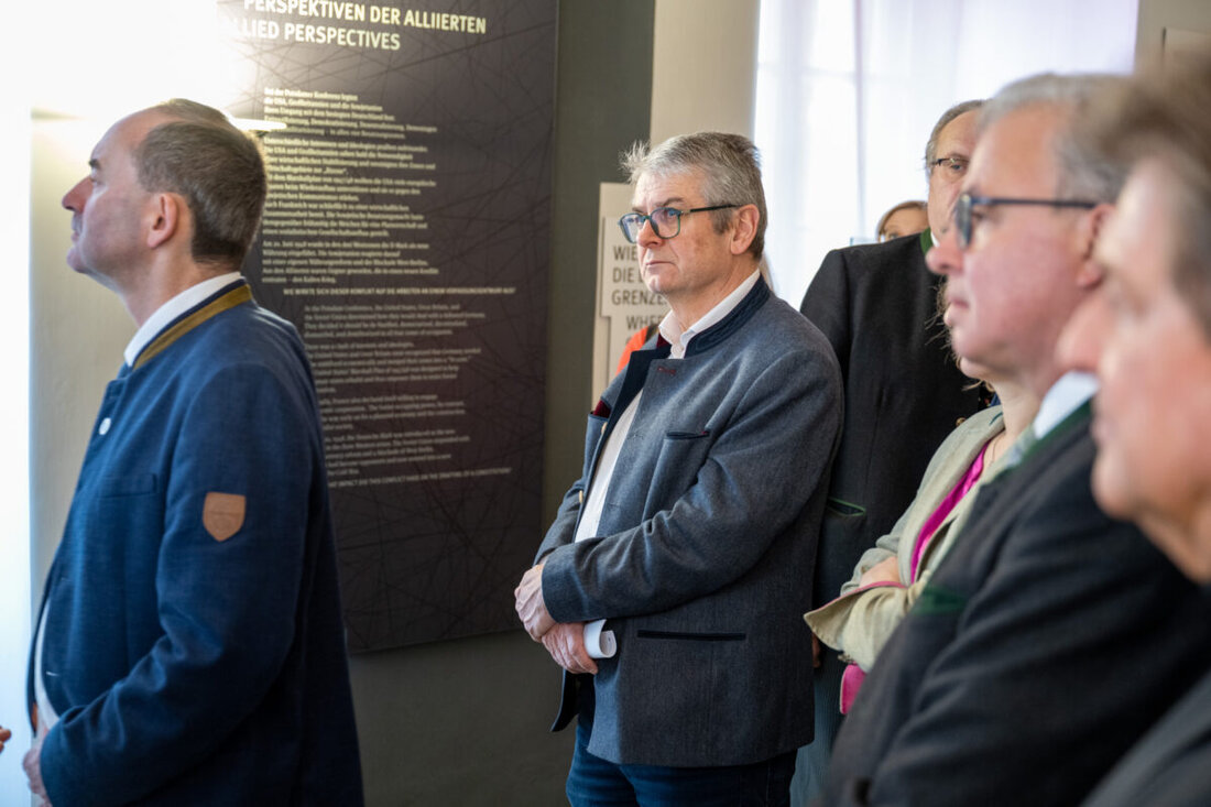 Chieming. Martin Scharf führte während der Winterklausur der FREIEN WÄHLER im Verfassungsmuseum Herrenchiemsee die Bedeutung einer wehrhaften Demokratie aus. Er betonte die Wichtigkeit von Freiheit, Gleichheit und Gerechtigkeit sowie den Schutz der demokratischen Grundordnung.
