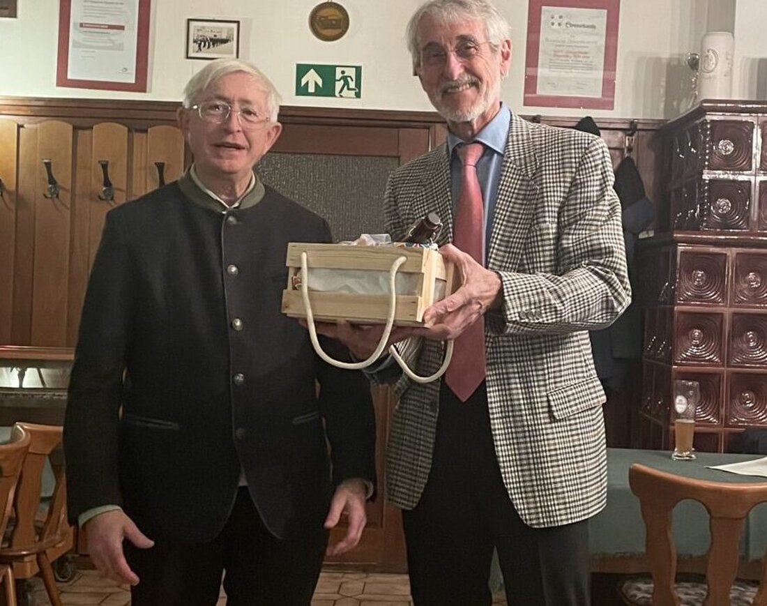 Neustadt/WN. Die Freien Wähler holten Dr. Mathias Abbé aus Forchheim zu einem Vortrag über Lebensqualität im Alter. Er betonte soziale Kontakte, Versorgung und Teilhabe. Das soll ein Konzept für eine seniorengerechte Kommune anstoßen.