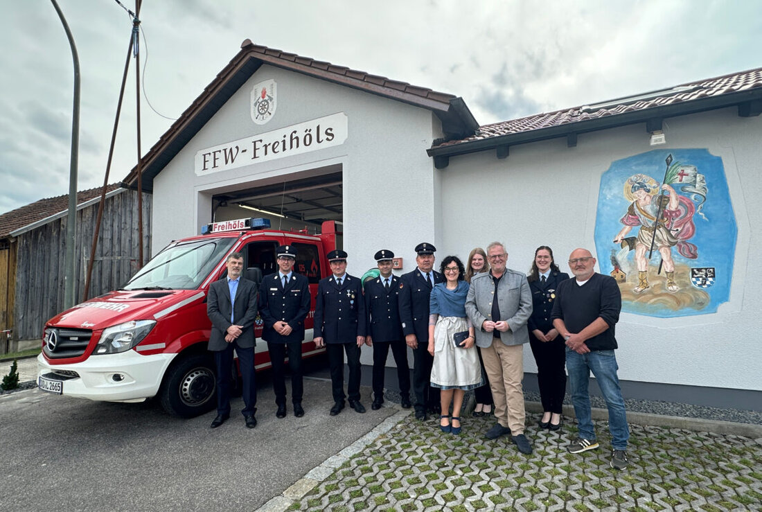 Schwandorf. Der Umbau des Feuerwehrhauses in Schwandorf-Freihöls nähert sich dem Abschluss, verbessert die Arbeitsbedingungen und kostet ca. 300.000 Euro. Ende Juni wird das 125-jährige Bestehen der Feuerwehr gefeiert.