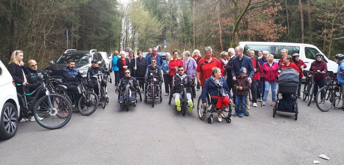 Weiden. Über 40 Wanderer, Nordic-Walker, Radfahrer und Handbiker des Behinderten- und Vitalsportvereins (BVS) Weiden trafen sich am Wendeparkplatz Weiden-West. Die Vorstandschaft eröffnete mit einem Frühjahrsmarsch zum Vereinsheim am Schießlweiher die Freiluftsaison!  [&hellip;]