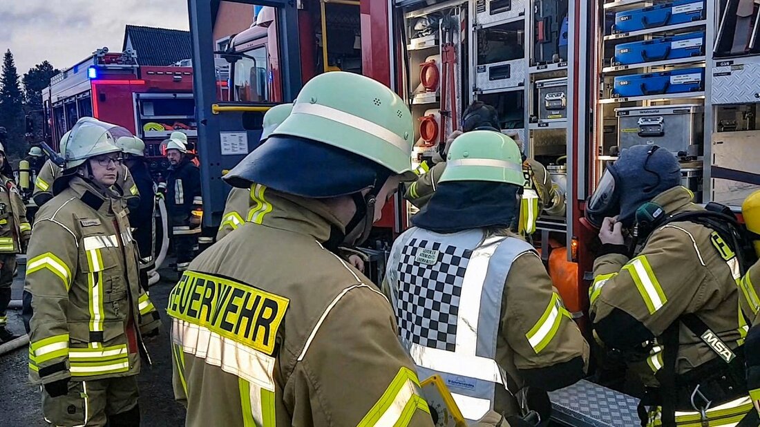 Friedenfels. Ein Wohnhausbrand in Friedenfels – vermutlich hervorgerufen durch den Kachelofen – hielt die örtlichen Feuerwehren am Samstagnachmittag in Atem. Letztendlich befanden sich keine Personen im Haus, es gab keine [&hellip;]