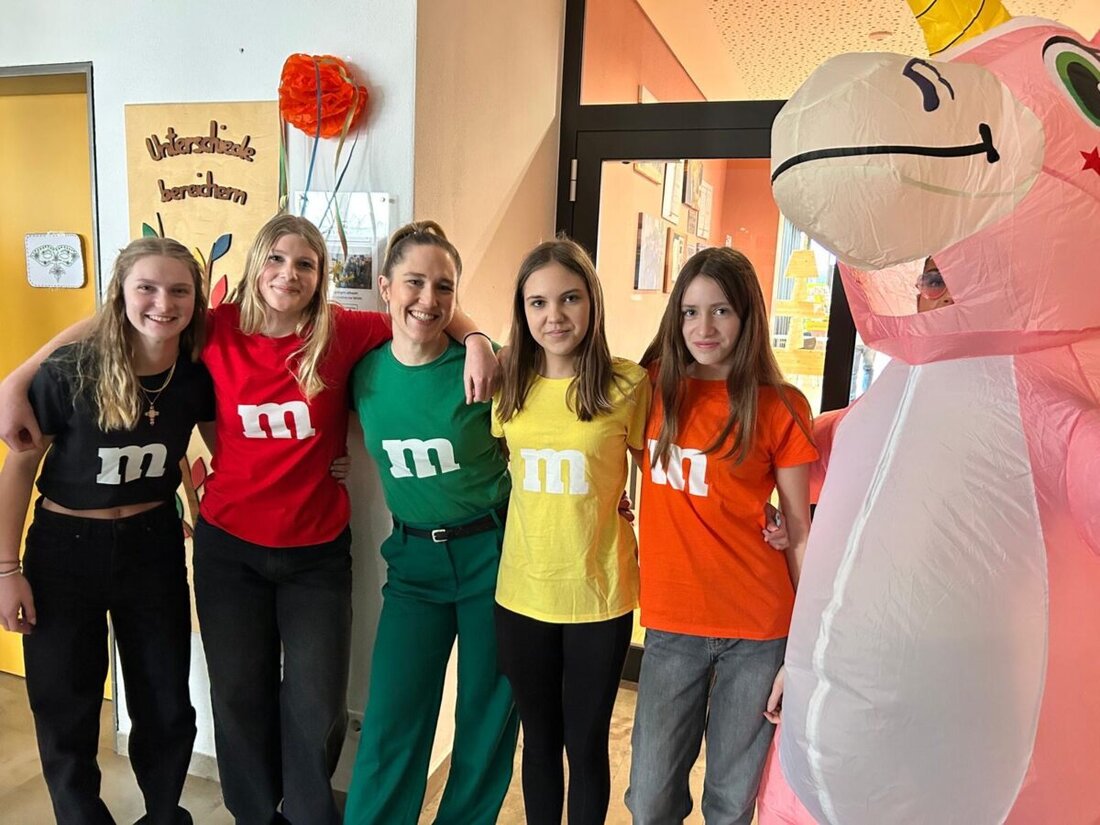 Eschenbach. Am Freitag herrschte an der Wirtschaftsschule Eschenbach ausgelassene Stimmung, denn der Tag vor den Faschingsferien stand ganz im Zeichen einer besonderen Aktion der SMV.