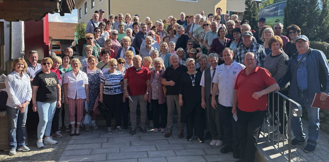 Eschenbach. Die geheimnisvollen "Fahrten ins Blaue" der Gesellschaft Frohsinn locken mit unbekannten Zielen und überzeugen mit bemerkenswerten Erlebnissen im Bayerischen Wald.