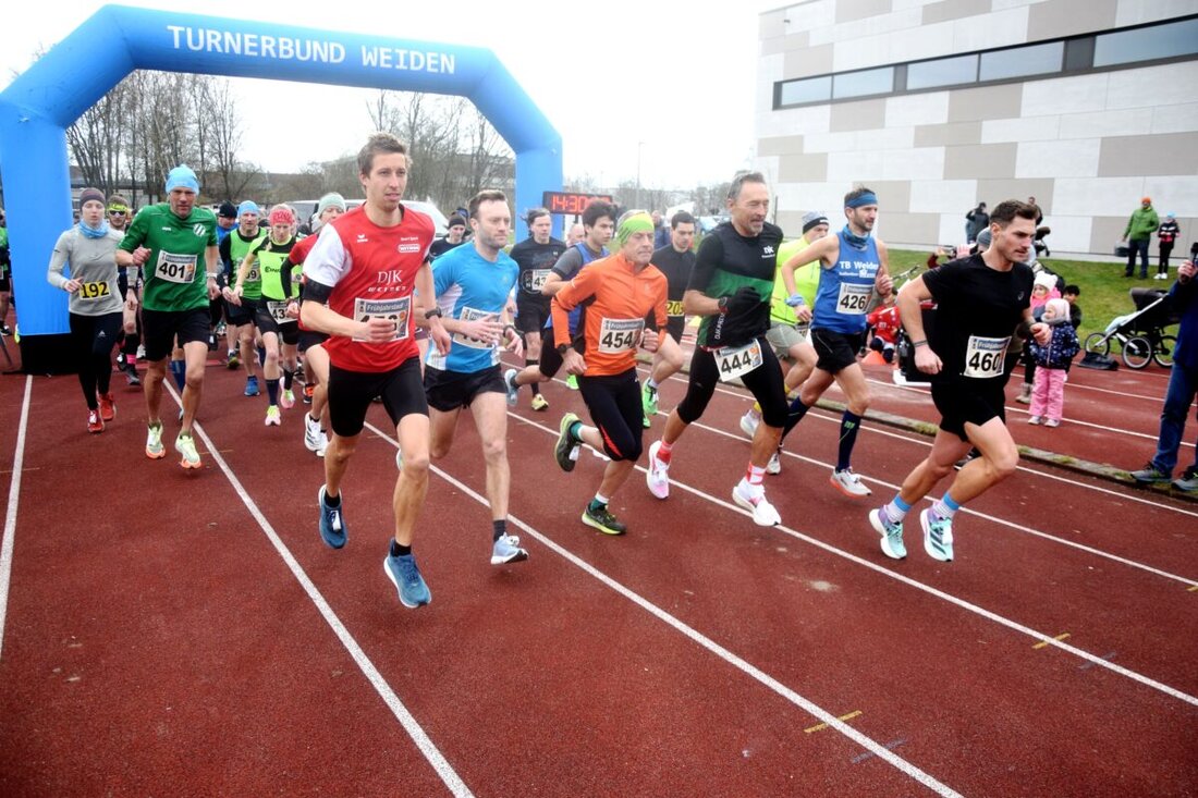 Weiden. Am Sonntag, 1. März 2026, startet um 14 Uhr der TB-Weiden Frühjahrslauf zum 27. Mal. Neu dabei: die Oberpfalzmeisterschaft über zehn Kilometer. Start und Ziel am Realschul-Sportplatz; flache Runde für Hobby und Tempo.