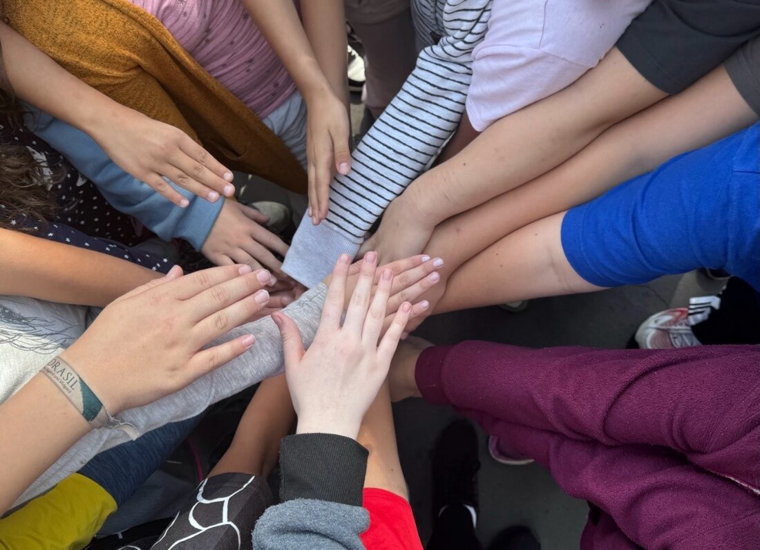 Geiselwind. Die fünfte Klasse der Grund- und Mittelschule besuchte am 18. September den Freizeitpark Geiselwind, um das Gemeinschaftsgefühl zu stärken und neue Mitschüler kennenzulernen. 