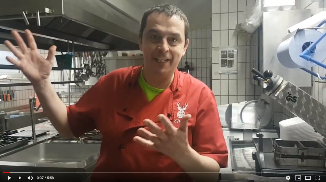 Altenstadt/WN. Was machen wir mit dem restlichen Kartoffelteig? Nach Dotsch heute: Pflaumenknödel. Jürgen Füssl von d’Wirtschaft zeigt wie das jeder von uns hinkriegt.  https://youtu.be/TyKSvWpnQh4 Alle Videos der Corona-Kochkolume mit Jürgen [&hellip;]