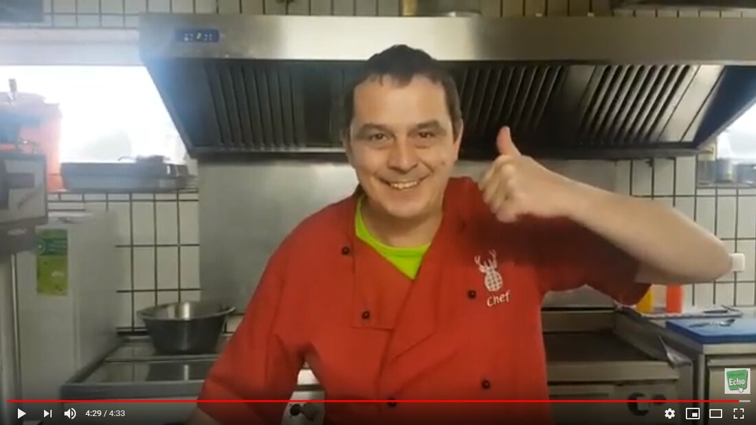 Altenstadt/WN. Diesmal zeigt Jürgen Füssl, Wirt in d’Wirtschaft, euch, wie jeder ganz einfach selbst Dotsch machen kann.  Außerdem zieht er ein Resümee des vergangenen Wochenendes und der Essensbestellungen. Was er [&hellip;]