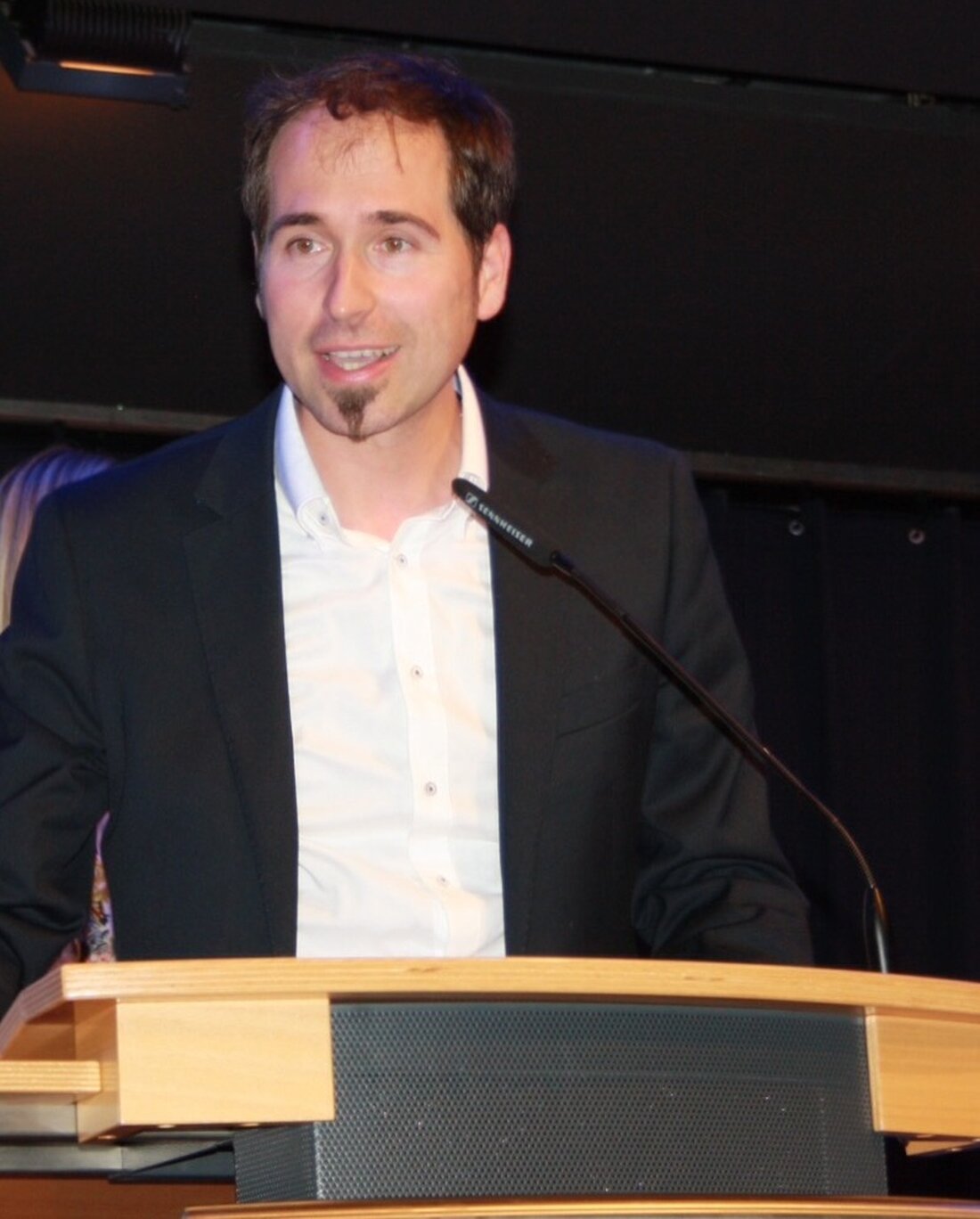 Weiden. In der Vorstandssitzung des CSU-Ortsverbandes Lerchenfeld diskutierten Stadtrat Michael Bihler und seine Parteifreunde unter anderem über Obergrenzen für Flüchltinge, anstehende Veranstaltungen und weitere politische Themen.  Michael Bihler argumentiert bei der Vorstandssitzung [&hellip;]